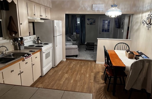 Lewiston Apartamento | 2 Bedroom Close to Hospitals and Medical facilities. Quiet and Pet Friendly