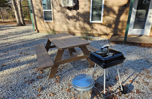 Lebanon Condominio | 2-bedroom Condo #2 at Bennettscape Lodge with WiFi, AC by Bennett Spring Park