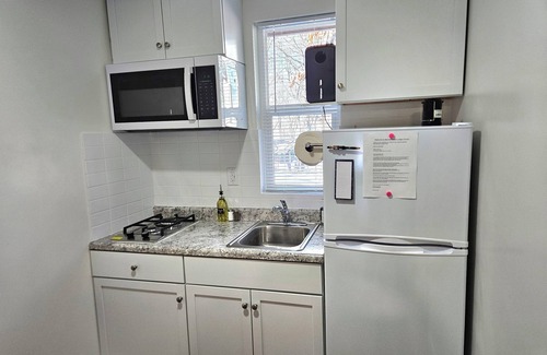 Lebanon Condominio | 2-bedroom Condo #4 at Bennettscape Lodge with AC, WiFi by Bennett Spring Park MO