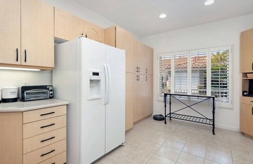 Mission Viejo Condominio | 2 Bedroom Condo L-596458 by Houzlet