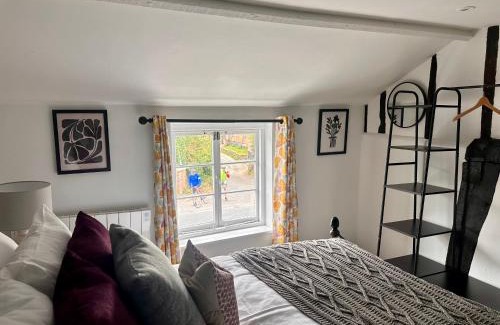 Debenham Casa | 2 Bedroom Cottage in Debenham - The Old Toll House