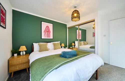 Glasgow Apartamento | 2 Bedroom Gardens Retreat with Free Parking