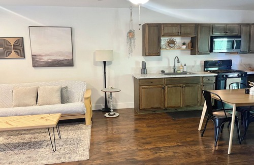 Thermalito Apartamento | 2 Bedroom Hideaway with private patio. Pet friendly!