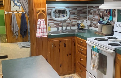 Camptown Casa | 2-bedroom home. Very spacious with creek access and fire pit. Close to game land