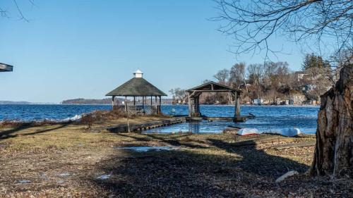 Harwood Casa | 2-bedroom Lake Front Cottage in Harwood ON #5