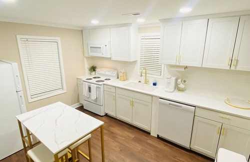 Greensboro Casa | 2 Bedroom Luxury Home Near Downtown