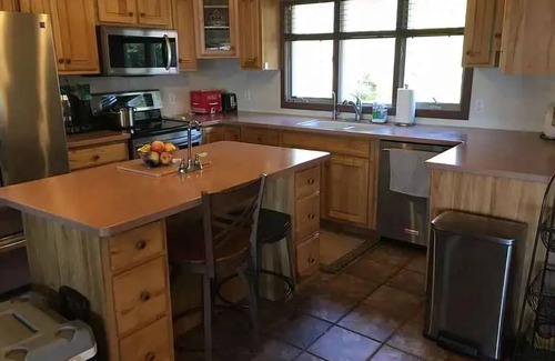De Tour Village Casa | 2-bedroom, office, and den - Beachfront Lake Huron home