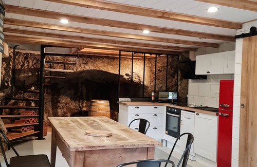 Villeneuve-dʼAllier Casa | 2 Bedroom Private vacation home in Villeneuve-d'Allier