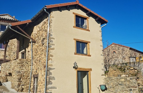 Villeneuve-dʼAllier Casa | 2 Bedroom Private vacation home in Villeneuve-d'Allier