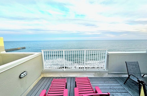 Ash Condominio | 2-bedroom penthouse in North Myrtle Beach with two-story balcony and indoor pool