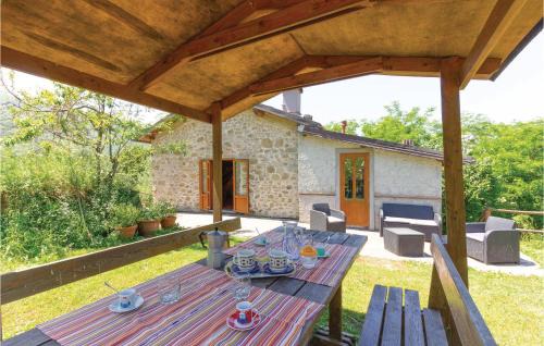 Casoli Casa | 2 Bedroom Stunning Home In Casoli Lu