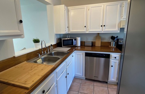 Summerville Casa | 2-bedroom townhome in superb Summerville