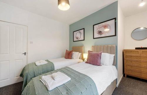 Rossendale Apartamento | 2 BR House By Eason Stays Short Lets & Serviced Accommodation Rossendale With Free Parking