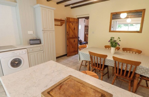 Stackpole Cabaña | 2 CHERITON COTTAGES, pet friendly, with open fire in Pembroke