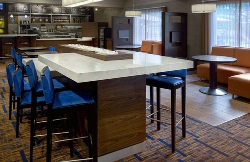 Woburn Casa | 2 Comfortable Units! FREE Parking, Pets Allowed, Near K1 Go Kart Speedway!