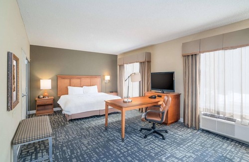 Murfreesboro Hotel | 2 Connecting Suites at a Hotel