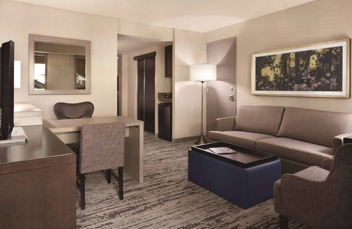Luckie-Marietta District Hotel | 2 Connecting Suites at a Hotel