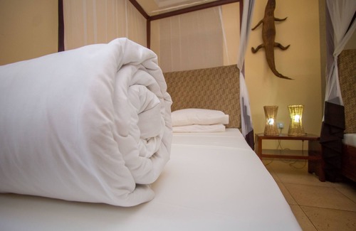Jinja Hotel | 2 Friends Guest House
