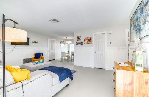 Crystal River Casa | 2 Mi to Three Sisters Springs Home with Patio