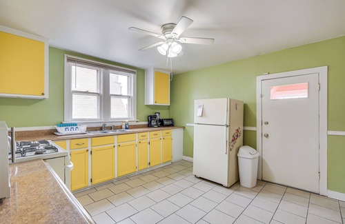 Washington Park Apartamento | < 2 Mi to UChicago: Apt Near Bus Stops!