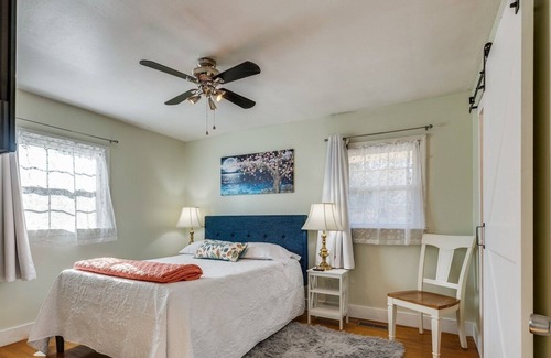 Johnson City Casa | 2 Miles to ETSU, Hospital & Privacy fenced yard w/ multiple outside seating