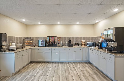 Townsend Hotel | 2 Queen + Mountain Retreat