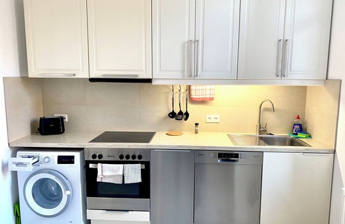 Rheinhausen Apartamento | 2 Rooms / Free Parking / 25 min to Düsseldorf