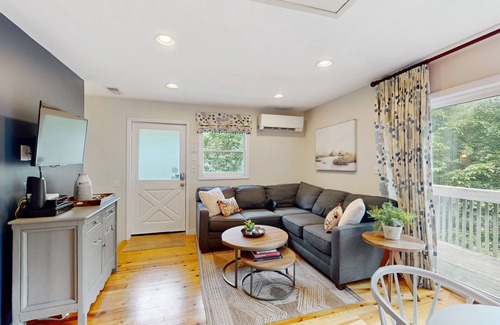 Mill Ridge Casa | 2-story home near Sugar Mountain w/deck, gas grill, & shared pool