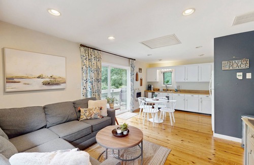 Mill Ridge Casa | 2-story home near Sugar Mountain w/deck, gas grill, & shared pool