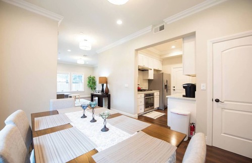 Mid Central Casa | 2-story spacious townhouse close to food/stores