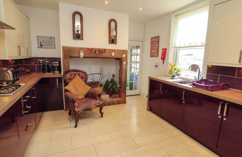 Calder Bridge Cabaña | 2 THE CRESCENT, pet friendly, character holiday cottage in Seascale