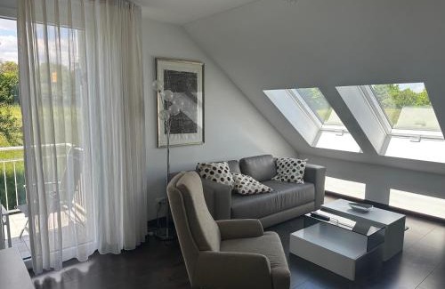 Hertingen Apartamento | 2-Zimmer-Ferienwohnung mit 2 Balkons - Golf, Bike & Wellness im Markgräflerland!