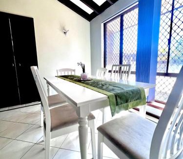 Booragoon Casa | 20 OFF Affortable Long Stay 4 Queen Bed House Near Uni City Swan River