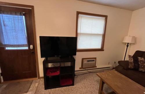 Tomah Apartamento | 201 E Veterans St Apt G by Patriot Properties