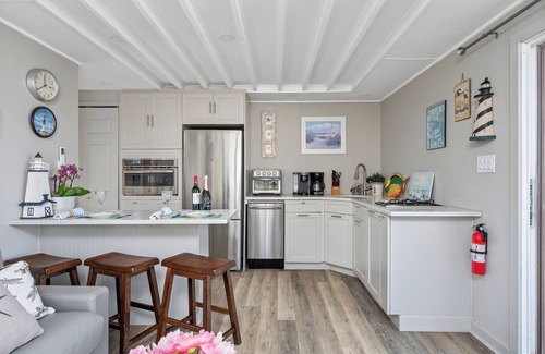 South Beach Haven Condominio | Pequeño condominio amigable con mascotas BLDG FRENTE AL MAR - ¡PERFECTO para una PAREJA!