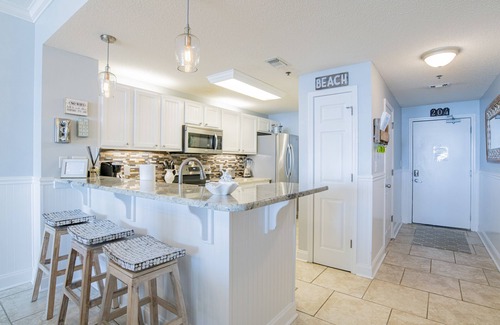 Ono Island Condominio | 204 Palacio, piso bajo condominio profesionalmente decorado frente al golfo!