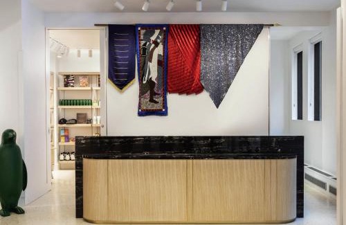 Downtown Chicago Hotel | 21c Museum Hotel Chicago