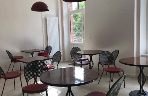 Guingamp Hotel | 24 m² Hotel ∙ 3 huéspedes