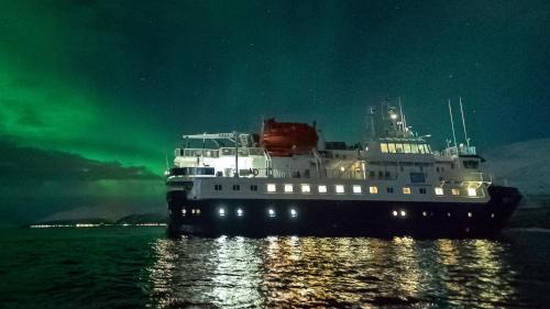 Tromso Alquiler De Eote | 24hrs Northern Lights & Whale Watching Cruise