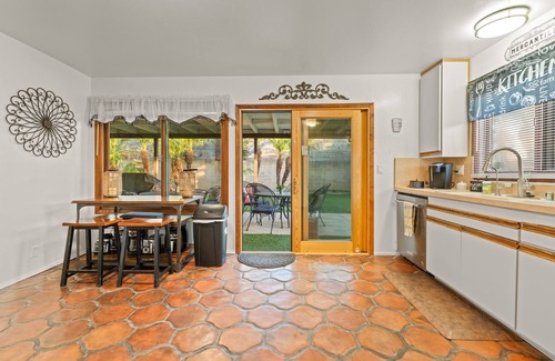 Ventura Casa | 15% Off December! Comfy Beds, Full AC, Great Patio