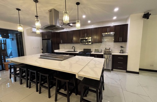 Jacó Complejo | 26 ROOM ALL-INCLUSIVE VIP MEGA LUXURY RESORT : 2 House Combo/Chef/Gym/Beach