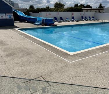 Hopton Complejo | 28 Roman’s Parade