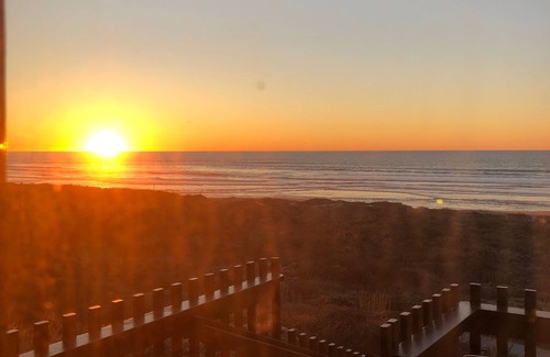 Castroville Casa | 28 segundos a pie de playa + 2 pases de acuario gratis