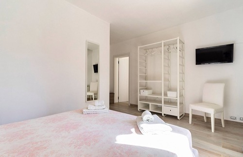 Giorgilorio Cama Y Desayuno | 2865 Garden View Near the sea by Barbarhouse