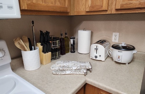 Downtown Condominio | 2bd/ 1.5 bath condo-Recharge..while in the Central Valley at Descanso del Valle.