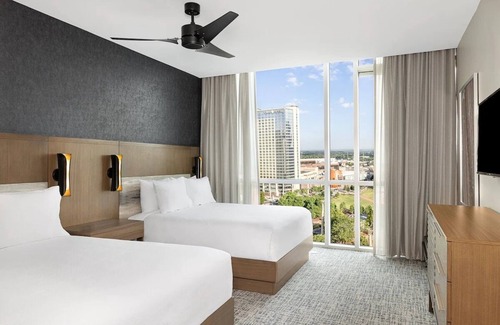 Downtown Atlanta Complejo | 2BD/Atlanta - Downtown w/Rooftop Pool and Pool Bar!