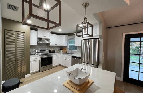 Palm Bay Apartamento | 2bd: Modern Comfort /Convenient/