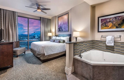 Las Vegas Complejo | 2Bed/2Bath Deluxe Unit in Gorgeous Desert Blue Resort in Las Vegas!