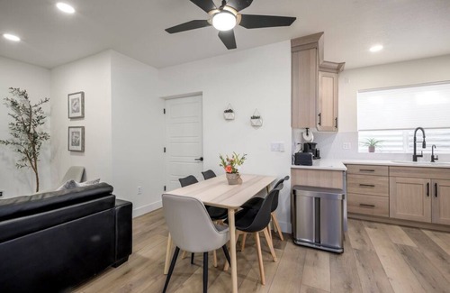 Herriman Apartamento | 2BR, 1BA, Furnished, Smart Apt, 6 Mo Stay, Dog-Fr