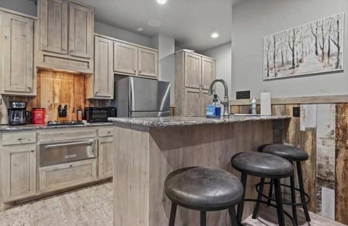 Buffalo Springs Casa | Springs Ridge 2BR/2BA Condo - Relax by the Lake